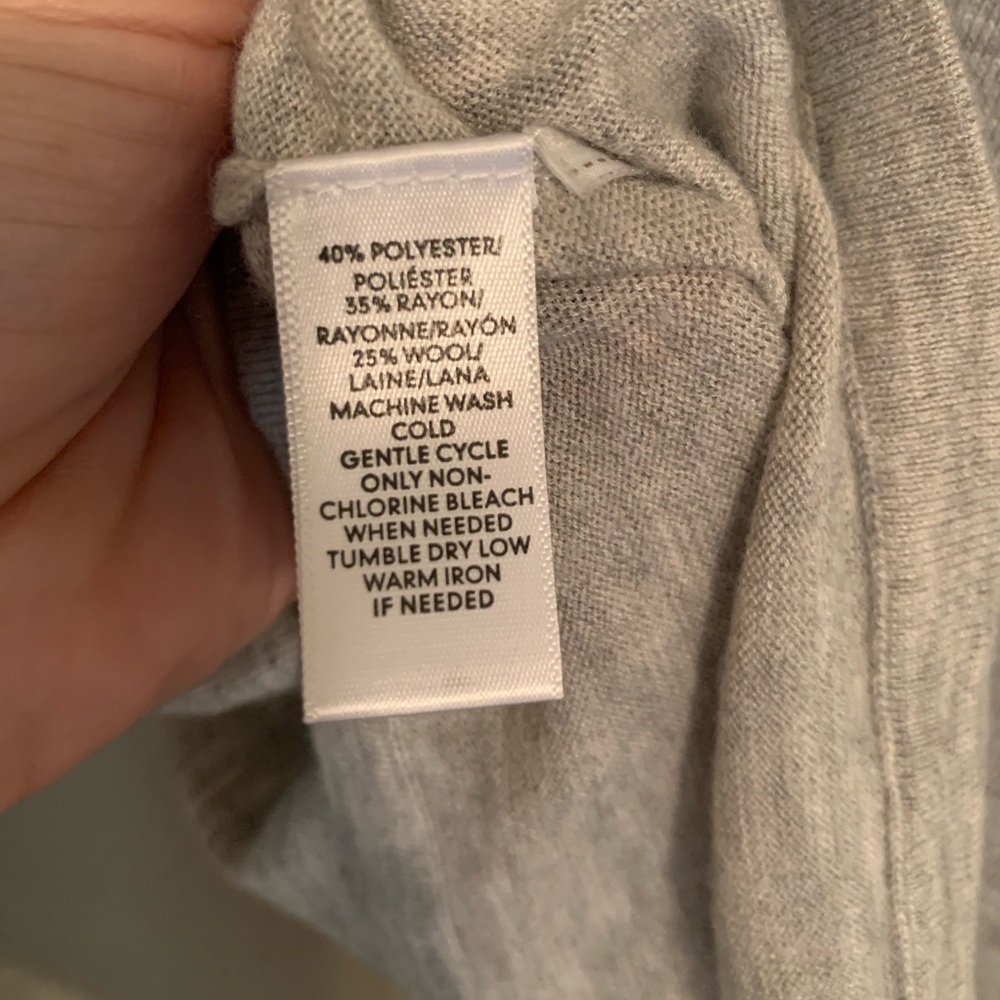 LOFT 3/4 length sleeve. Gray blouse. Size M. - Picture 5 of 7